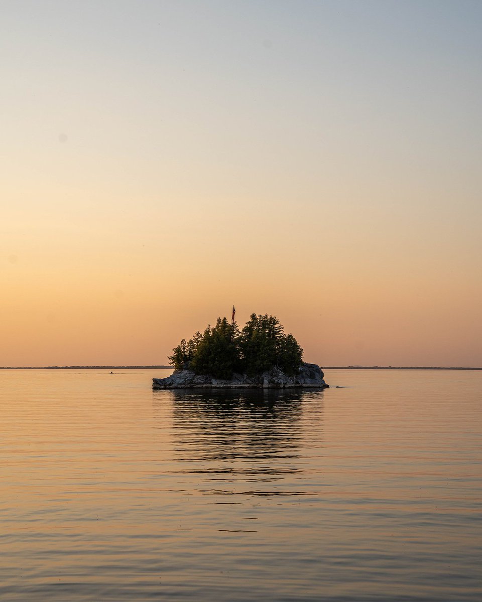 TylerPlace's tweet image. T-minus 109 days until opening day! Who's looking forward to more sunsets like these? 🌞