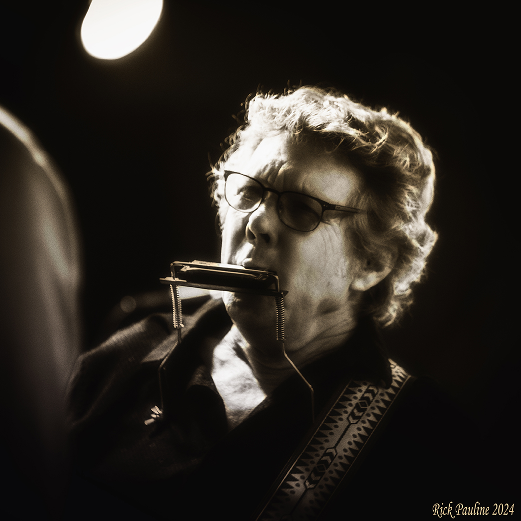 DarylsHouseClub's tweet photo. Sharing great pix of the Steve Forbert show by Rick Pauline. What a wonderful night of music! #steveforbert #darylshouseclub #rickpauline https://t.co/dz8DkDD1mt