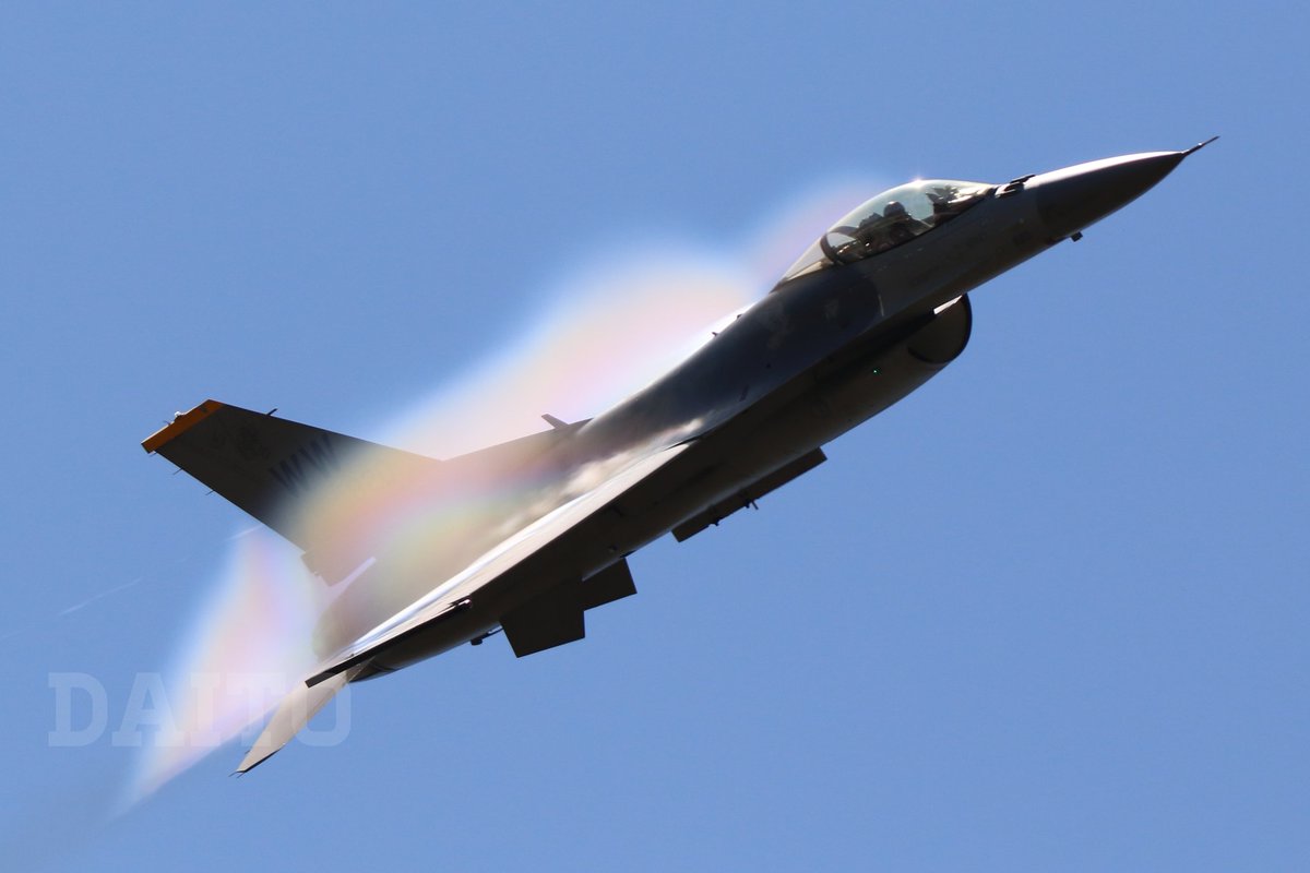 Fhiro2aka's tweet photo. 昨年のおきにいり！
#松島基地
#F16
#PACF
#三沢基地
#デモフライト

#F16のお気に入りショットを貼る https://t.co/RJ0Wef4yUR