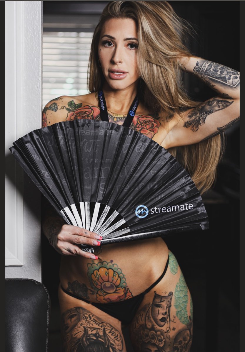 We're fans! @Vanessa_stonexo #Streamate #StreamateModel #sexy #tattoos #inkedbabe #ModelMonday loom.ly/8NzTvrM