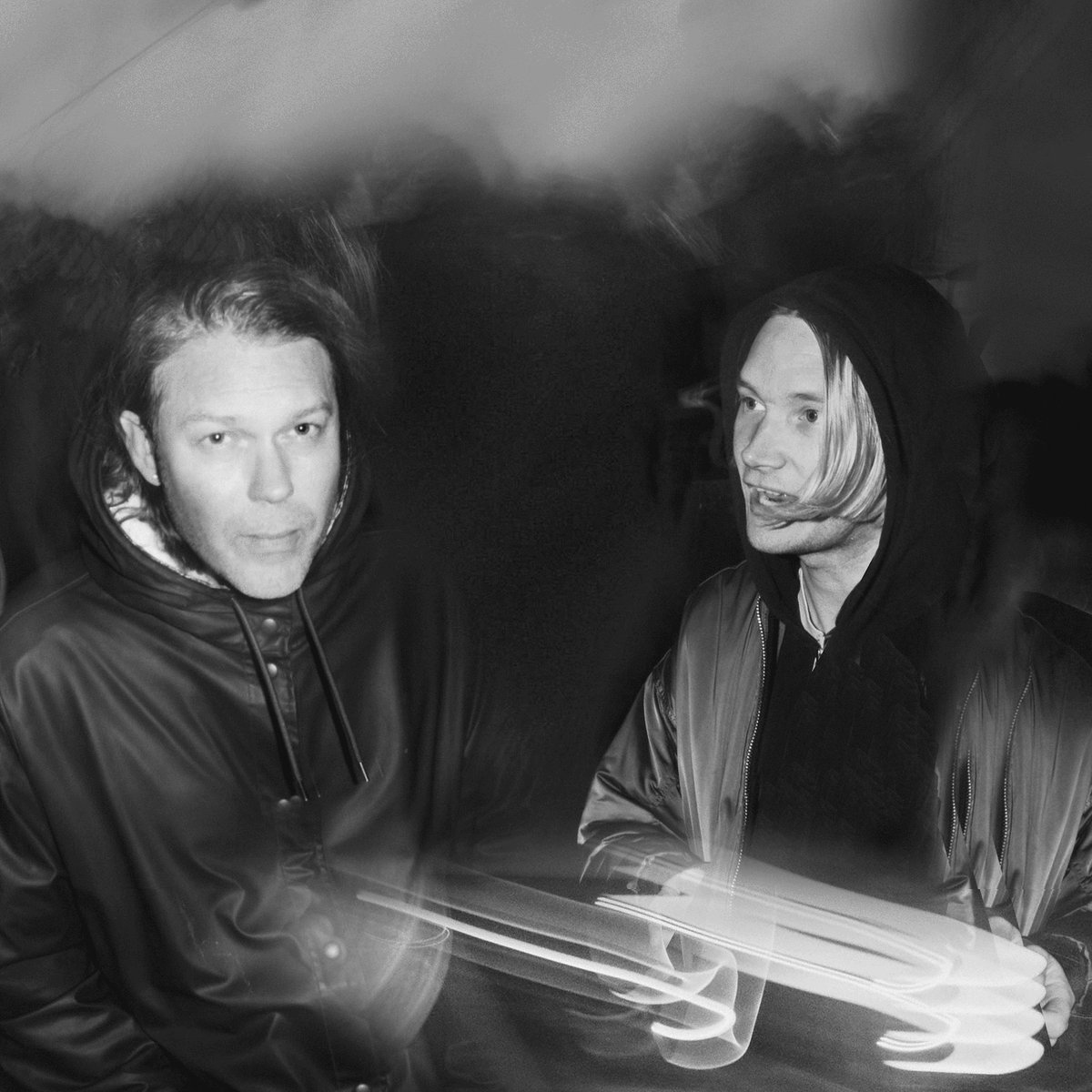 Music in the kitchen at weekends
🍳🎚️🍳🎚️🍳🎚️🍳🎚️🍳🎚️🍳
🇸🇪 LOW-RES - Kitchen 
   （feat. Maria Pettersson 
　　　　　　　&amp; Calle Olsson）
youtu.be/Xmlk_Dn6zWA