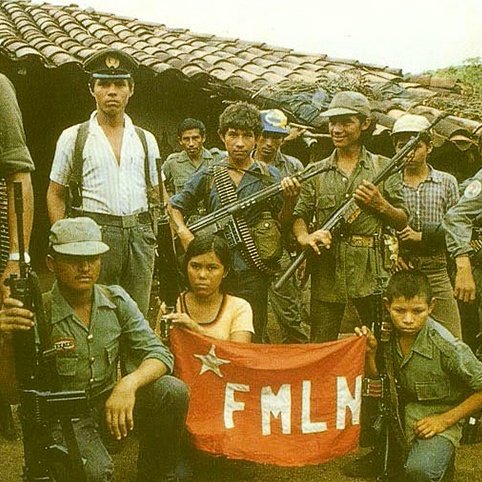 UldaricoChilito's tweet image. Los uribistas odian al pdte @petrogustavo por hacer parte del m-19, pero son fans de Bukele que fue célula del grupo guerrillero FMLN y lo apoyó en su candidatura en el Salvador. La coherencia en el jopo.