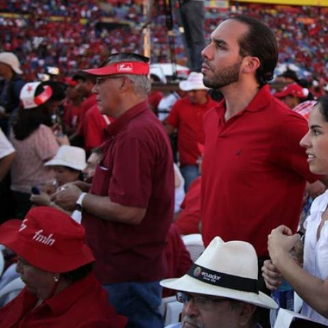 UldaricoChilito's tweet image. Los uribistas odian al pdte @petrogustavo por hacer parte del m-19, pero son fans de Bukele que fue célula del grupo guerrillero FMLN y lo apoyó en su candidatura en el Salvador. La coherencia en el jopo.