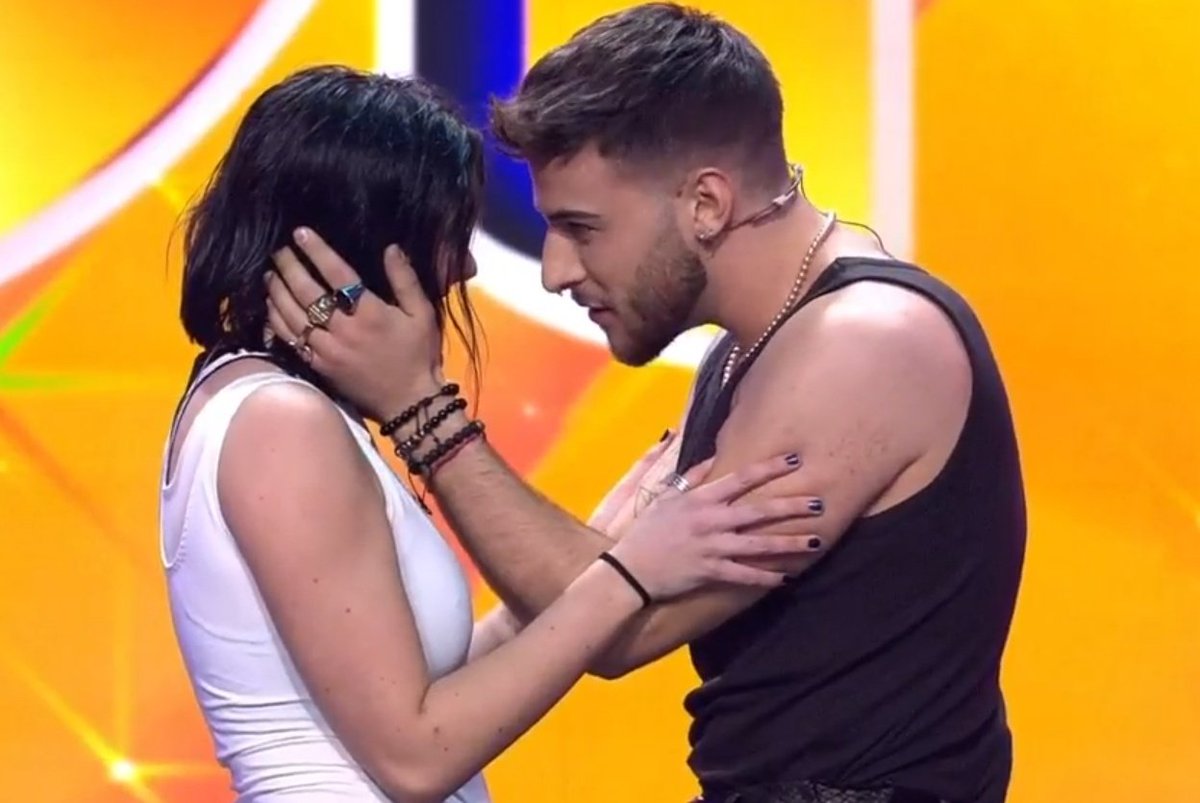 OT24h's tweet photo. ❌ CHIARA EXPULSADA
✅ LUCAS SALVADO (67%)
#OTGala10 https://t.co/HBAdh8w2Px