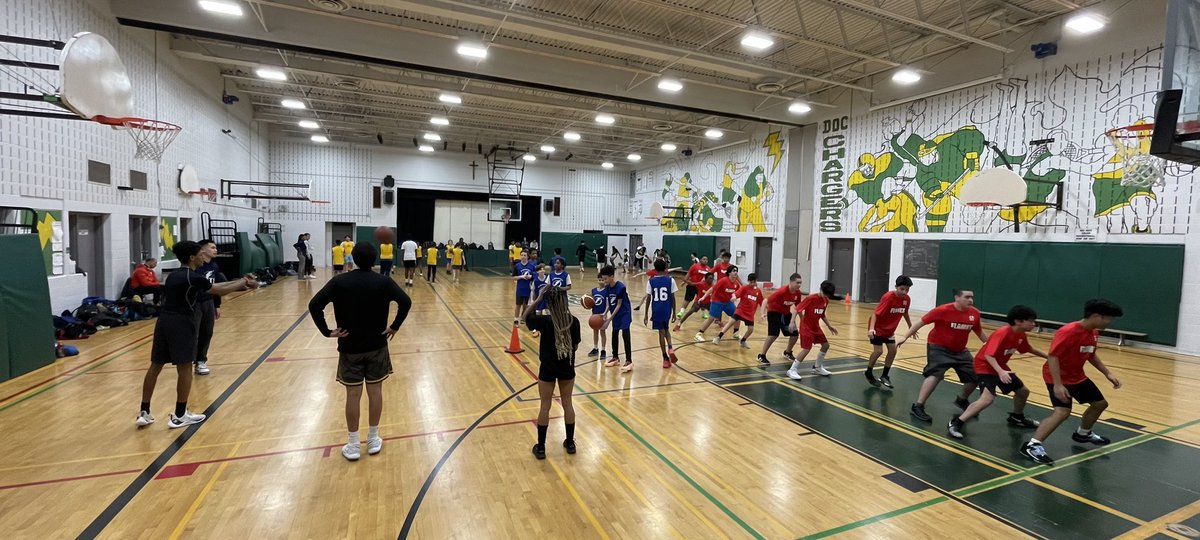 JosephLongo2019's tweet photo. DO’C hosted its feeder schools for another successful boys’ basketball tournament! Thanks to Mr. Orsag for facilitating, and the elementary teacher-coaches for their volunteerism! @DOC_CHS_Ajax @DurhamCatholic @DStargratt @KatharineSteve https://t.co/WHyiwts8bm
