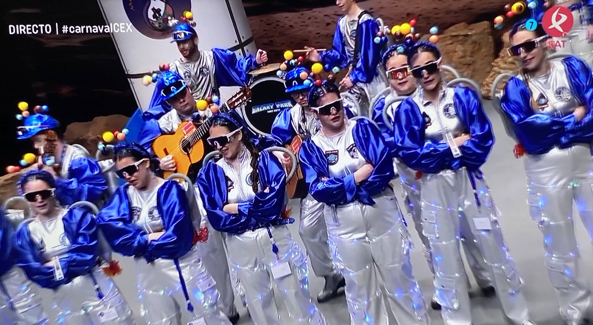 Ya veréis como los minifolk utilizan esas gafas para más de una resaca #COMBA2024 #carnavalCEX