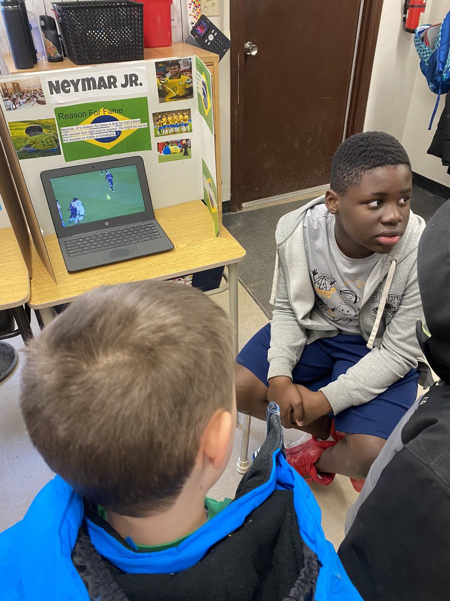 MrsM_Rocco's tweet photo. What a fantastic way to end our Biography Unit! Today, students shared their hard work as classes walked through our Living Museum!🌍🎨@MonsignorHaller @WaterlooCDSB https://t.co/aAgWfs4CVE