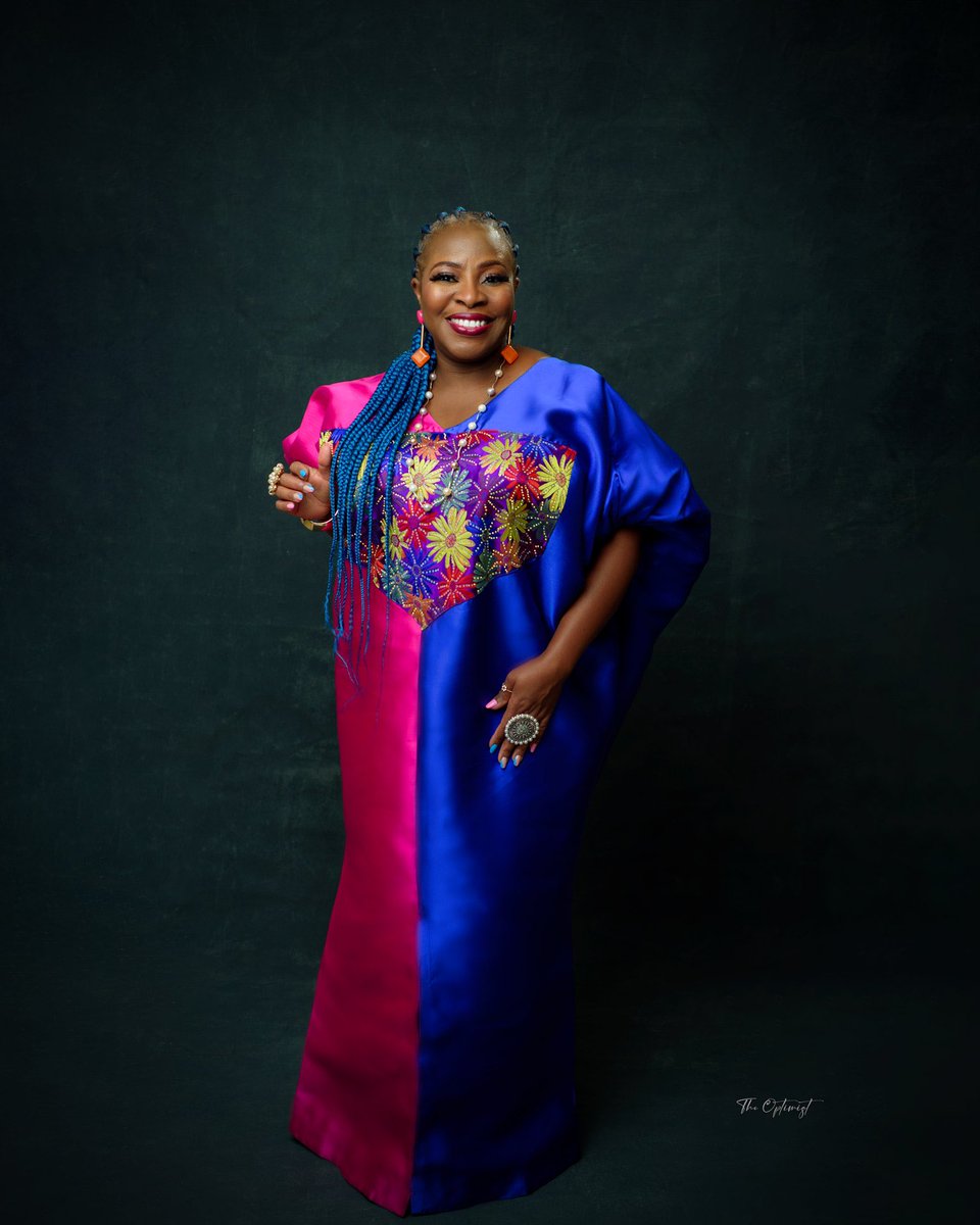 TheOptimist_1's tweet photo. @peng_writer I am a Portrait and Fine Art Photographer. You can entrust your big day with me and my team. Contact us on +2348177194151 or @Opt_visuals 

Thank you 🙏 https://t.co/njh6AsWKbj
