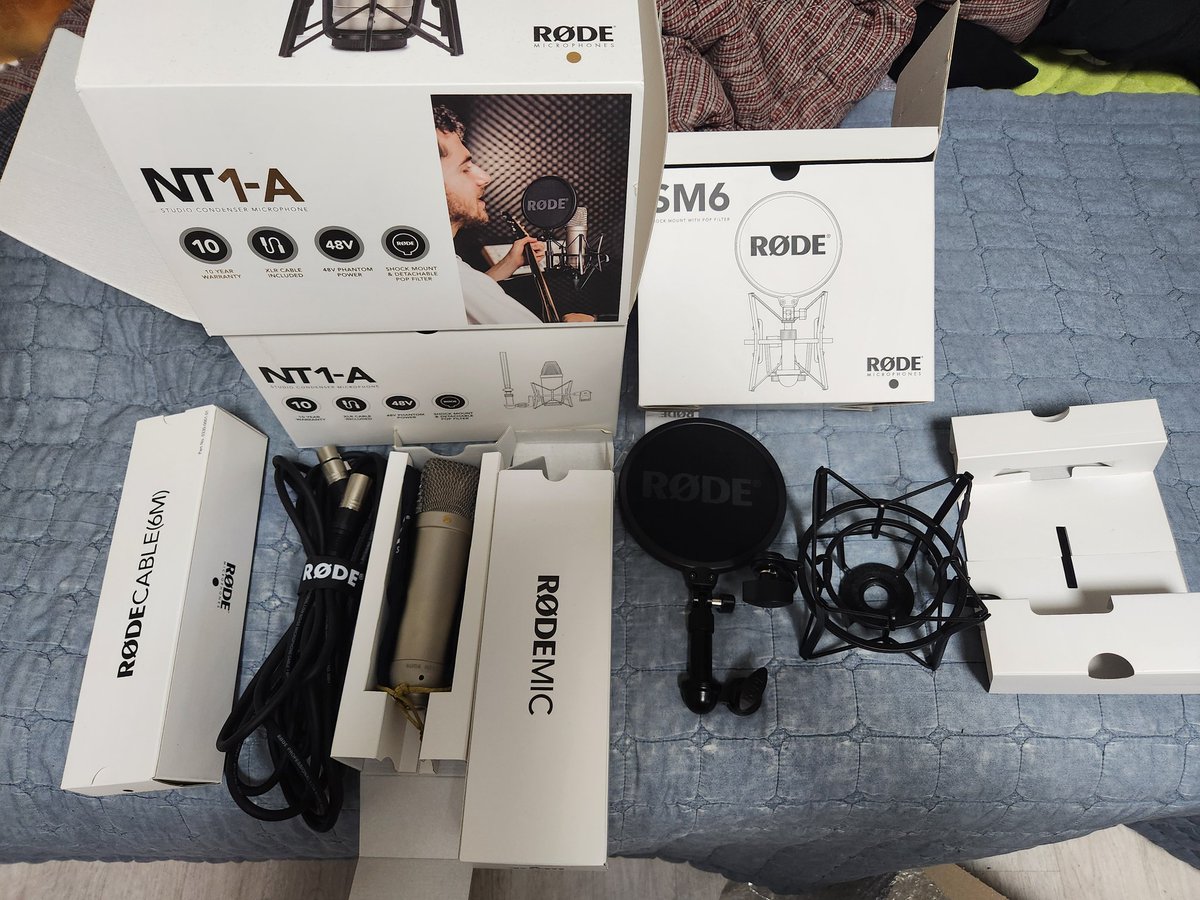 마이크 변경해서 Rode NT-1A 마이크 세트 트친가 16만원에 판매합니다.
관심있으신분들 말씀해주세요!