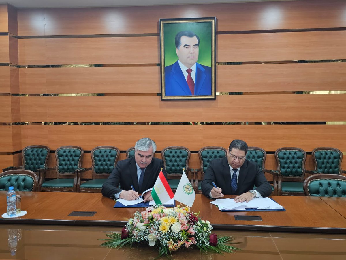 IsDB_Almaty's tweet photo. In #Dushanbe: #IsDB and #Tajikistan sign Financing Agreements to fund the Joint #IsDB/#ISFD-@GPforEducation -@TheOPECFundProject for Support to Implementation of the National #Education #Development #Strategy of Tajikistan. Tens of thousands of students are to benefit. #SDGs https://t.co/0YFs3RTJbZ