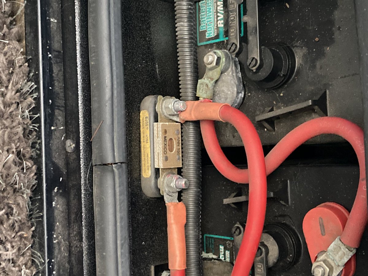 Autobossrv's tweet photo. What does this fuse protect?

https://t.co/JEFVl2AOxv https://t.co/7xoLjgSAV4