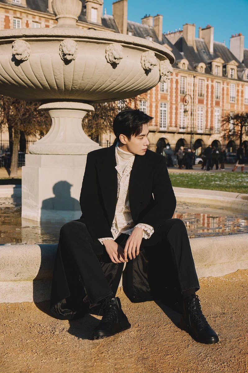 HYTarchive's tweet photo. 240206 胡一天工作室 #HuYitian studio weibo update
📸
https://t.co/vavxRadp4C
#胡一天 #OneDayInParis https://t.co/Hoz4NWbjFh
