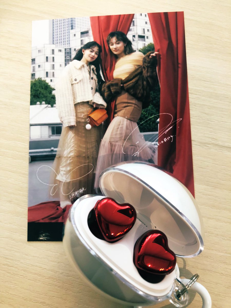 carie910's tweet photo. りかみこのオシャレL判を手に入れるためだけに買ったイヤホン
#AVOIT https://t.co/audSQpi6mR
