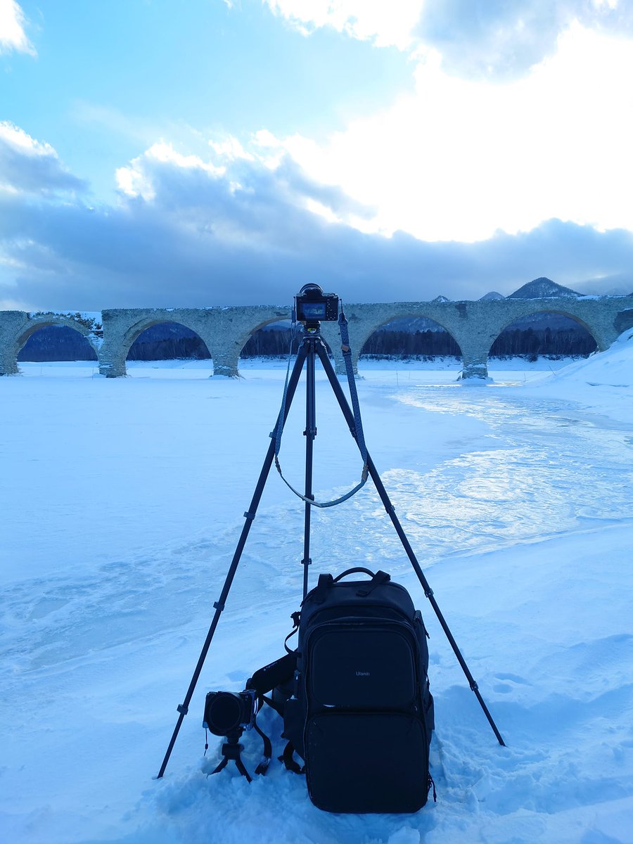UlanziJapan's tweet photo. @takunc54 さんからの写真と使用シェアです📸👀

❄️冬は厚着するのでザックの背負い心地が気になるのですが、ストレスなく背負えました
☃️また、ありがちなストラップの縫製の弱さもなく丈夫です

#Ulanzi
#BP10
#PackLikeAPro https://t.co/4ixrgGBlyL