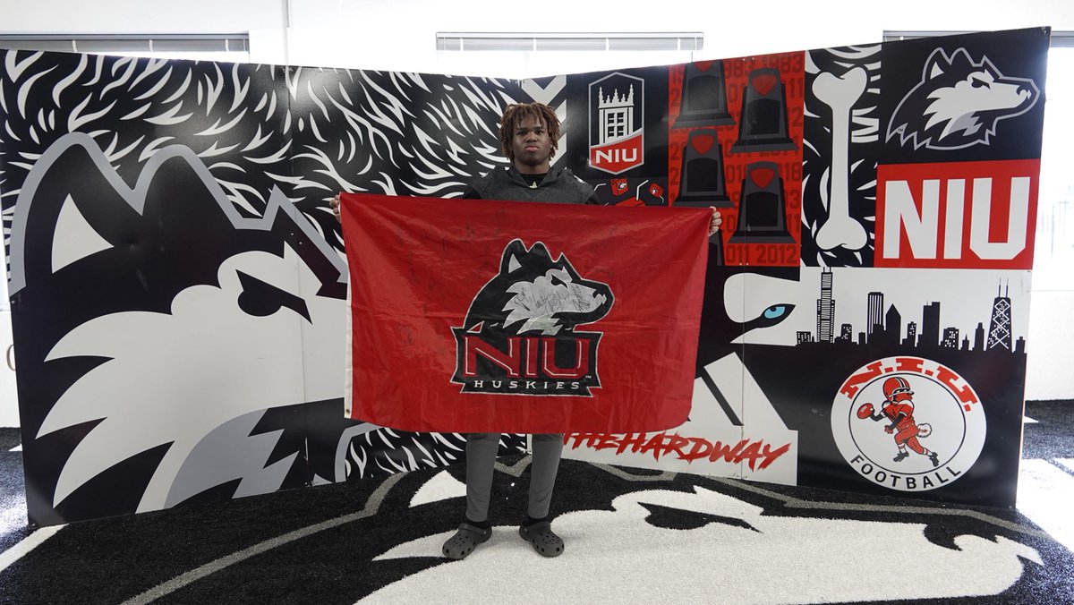 Big thanks to @CoachMooreNIU for the great junior day experience yesterday and the ability to learn more about the recruiting process and NIU as a program🐾 hoping to be back for a spring practice💪🏾
