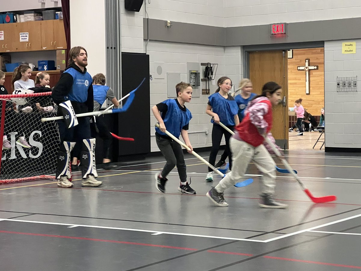 estevanbruins's tweet photo. Felix Allard, Jules Delepoulle, Gabriel Filion and Cam Hrdlicka visited the French immersion program at Sacred Heart today! https://t.co/sREpiagLq6