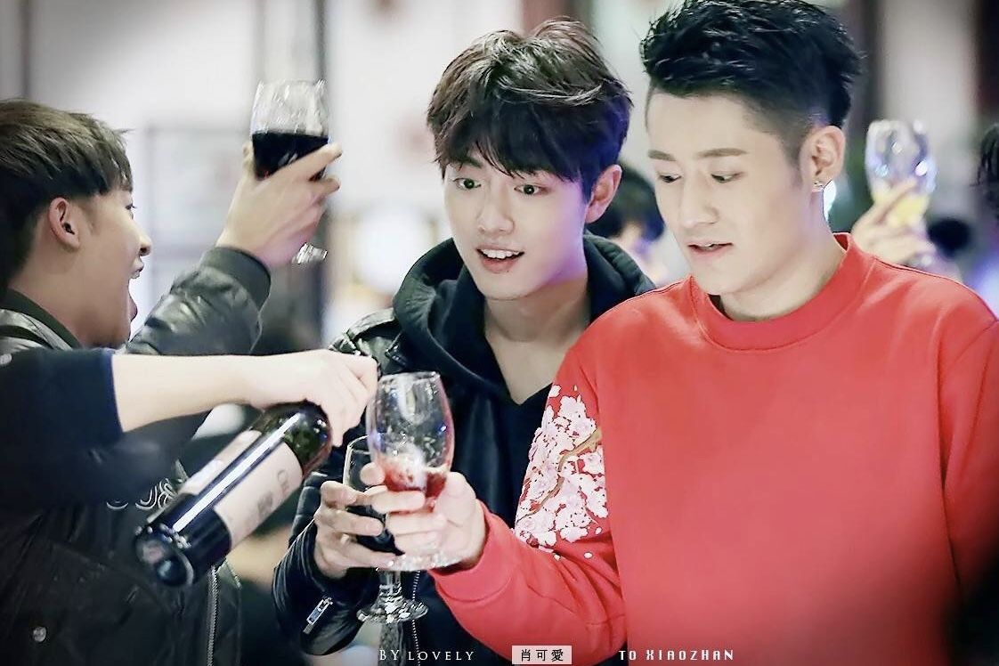 Xiao_Zhan_World's tweet image. 2016.02.06 Archive

Celebration banquet after X-fire final

#XiaoZhan #肖战 #XFire