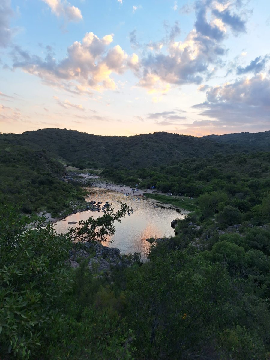 Llegamos anoche de las sierras y ya me quiero ir de vuelta
Un finde mas de calorcito córdoba es todo lo que te pido, despues cagate nevando si queres no importa