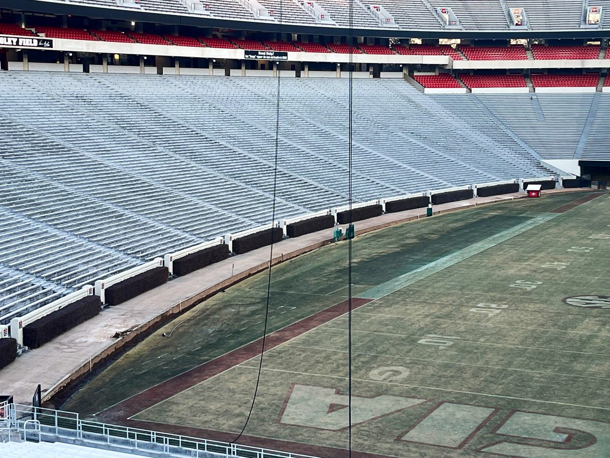 LoganMBooker's tweet photo. MISSING: The Hedges
🧐🧐🧐 https://t.co/L5E26f2u2i