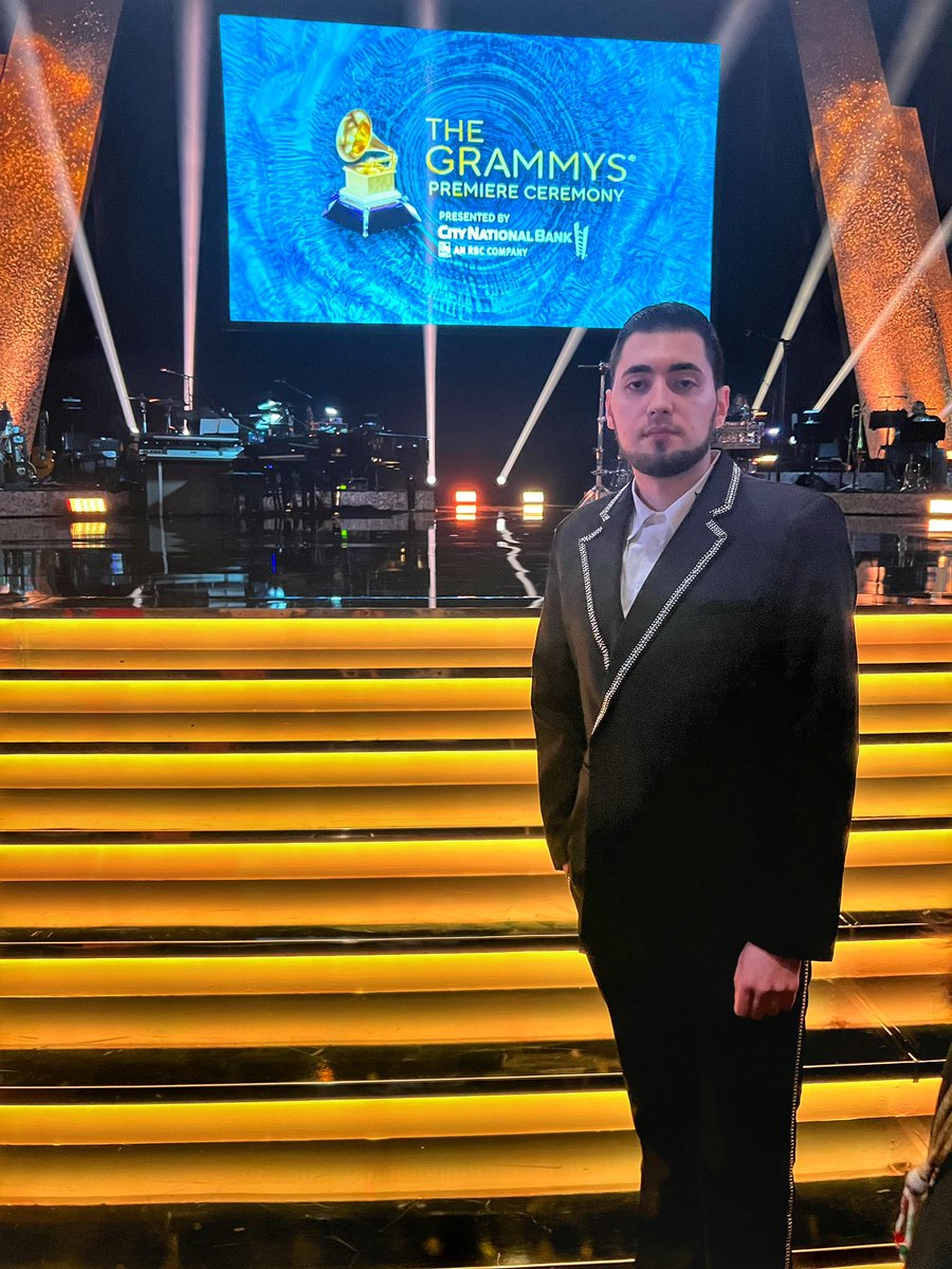vasjanzisi's tweet photo. GRAMMY 2024 https://t.co/AYiEqpVXh9