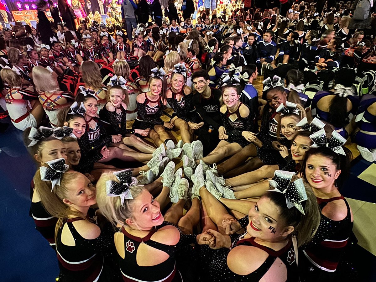 Congrats to the PNHS Varsity Cheer team for an amazing performance at the state competition, this past weekend! We are very proud of you! 🎉👏🏼#cheers #pnhs #nextyear <a href="/PNHS_Cheer/">PNHS Cheer</a>