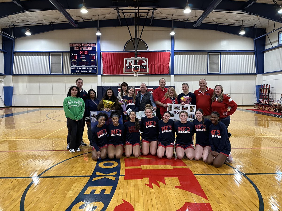 Celebrating our seniors on the girls basketball team! Great job! 🦊🏀