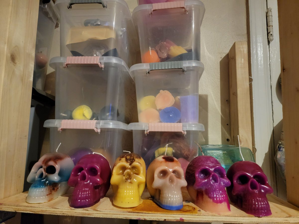 ambershearer184's tweet photo. Candles for sale!! #skullcandles #buythem #supportsmallbusiness https://t.co/LIeiPCeMuJ
