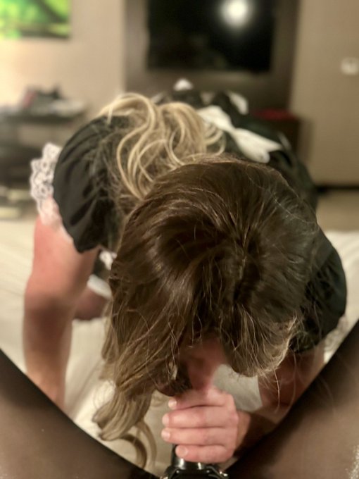 Maid you suck. 👅 https://t.co/9vNBGMP5gE<a href="/tag/femdom"class="tags"><span>#femdom</span></a><a href="/tag/dominatrix"class="tags"><span>#dominatrix</span></a><a href="/tag/mistress"class="tags"><span>#mistress</span></a><a href="/tag/findom"class="tags"><span>#findom</span></a>