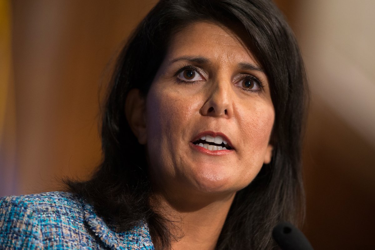 Macker9's tweet photo. @ChaiKomanduri So when Trump's talks about the Civil War, and or a Civil War we should take him the rest of the GOP serious when they do.  But Haley gets a pass because she goes on SNL and makes a joke about it? She is a wolf in sheep's clothing. Do not be fooled. @AriMelber https://t.co/bl04J4gomj