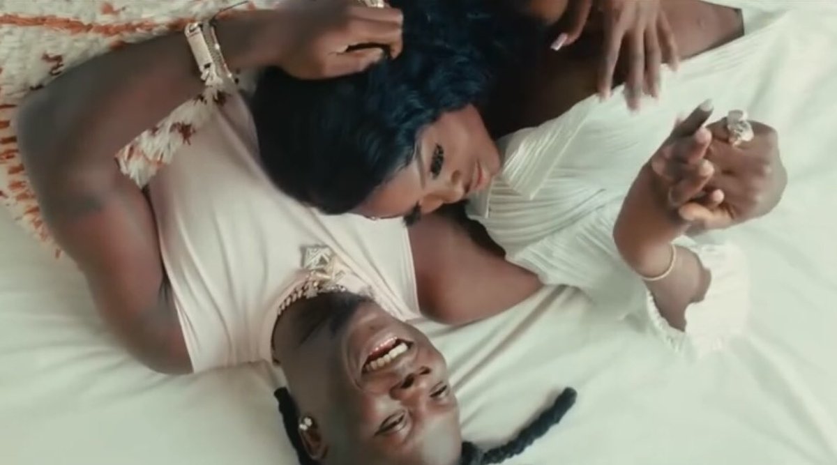 JapheatC's tweet photo. New Music Video of Stonebwoy performing 'Non Stop' from the new album '5th Dimension' drops on Val's Day. Song for the Lovers 😍 #NonStop #NonStopVisual

Subscribe here - https://t.co/BCaHNM8YSY https://t.co/KJpxCr9NfM