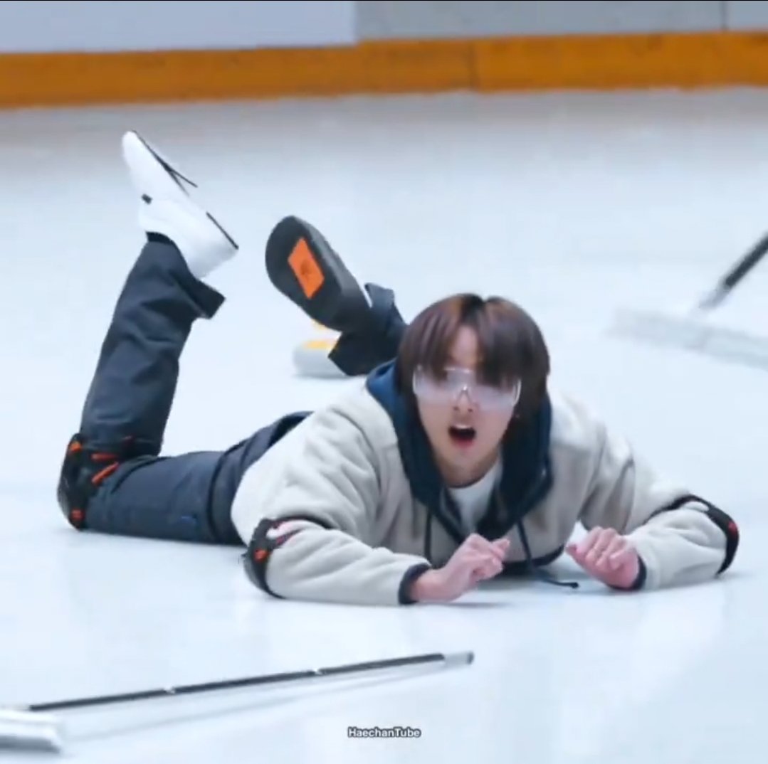 haetbyulbit's tweet image. 아가 조심해 🥹🤏