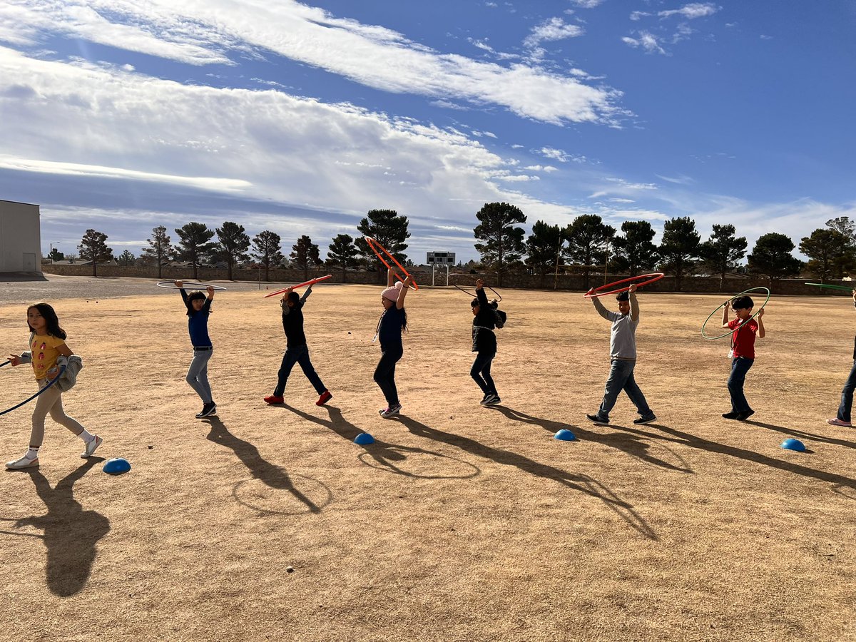 CoachDJ2016's tweet photo. Always busy, always learning. Our #CTWPanthers learning about space and team building skills while playing Space Race, hula hut relays & Lego building during clubs. The plus of it all, beautiful weather βοΈπββοΈπββοΈ. #WeareClintISD #PhysEd https://t.co/WtRdgF2glh