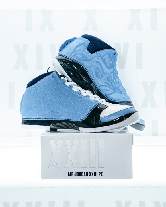 SNKR_TWITR tweet media