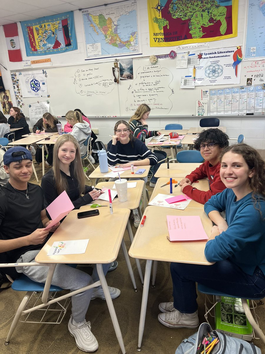 February meeting ✅ we made Valentine’s Day cards for the residents at the Center Home, a Spanish speaking assisted living community in Chicago. <a href="/sraJohnsonD230/">Sra. Johnson</a> <a href="/Mrs_Vanderwoude/">Sra. V.</a>