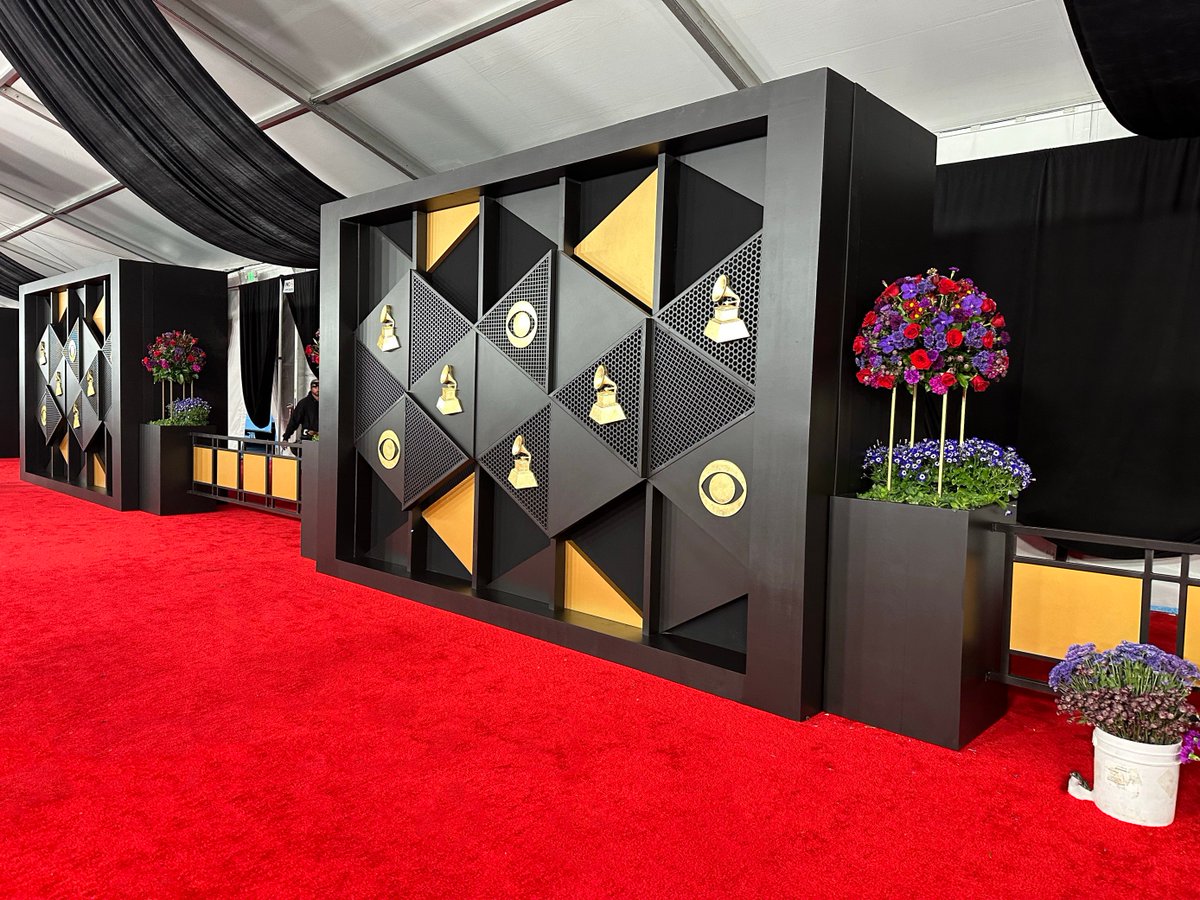 ID is proud to have recently provided lighting and power distribution to the Joe Lewis Co.  for the #Grammys Red Carpet! Check out the @ARRI #SkyPanelX  Now available for rent at #IlluminationDynamics, reach out at illuminationdynamics.com/contact-1 

#lighting  #onset #livetelevision