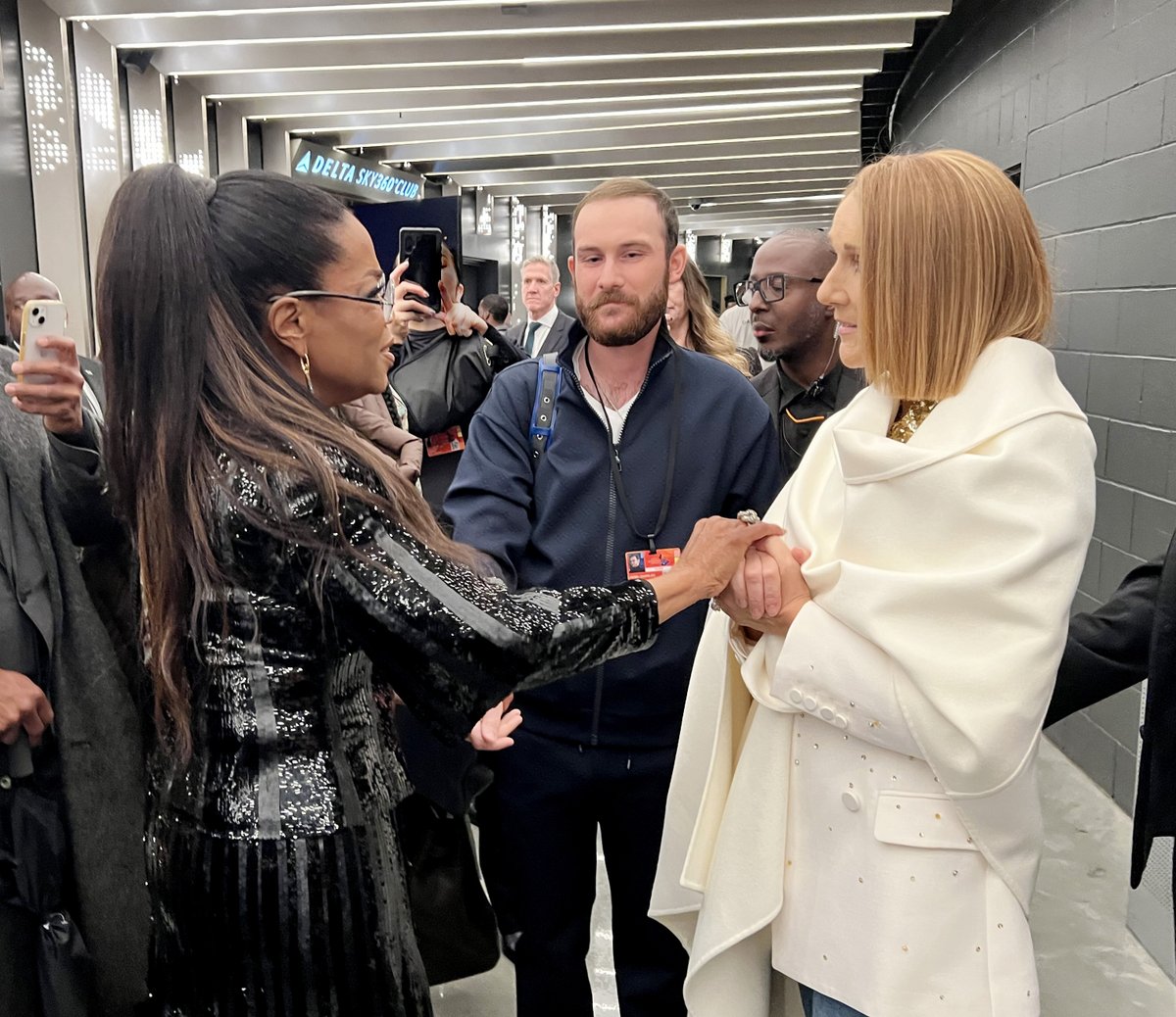 ✨About last night. À propos d’hier soir.✨ Styled by @luxurylaw Hair by Dee Amore Jewelry by @tiffanyandco Thank you @maisonvalentino, Pierpaolo Piccioli and Francesca Nardi -Team Celine #GRAMMYs