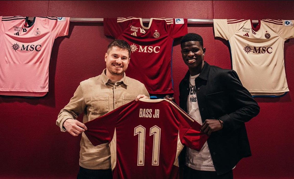 🔴 L’agent français Benjamin Jeandon, de VV Consulting, aux côtés de Bassirou N’diaye après avoir finalisé son prêt de 6 mois au Servette FC. ☑️🇫🇷

📸 <a href="/BenjaminJeandon/">Benjamin Jeandon</a>