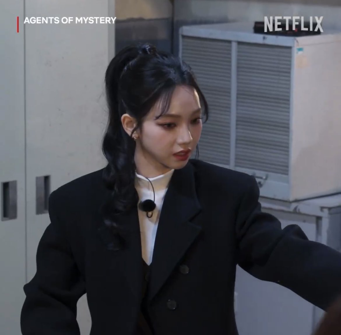 ujiminphoria's tweet image. Karina’s preview on Netflix’s new variety show "Agents of Mystery"
