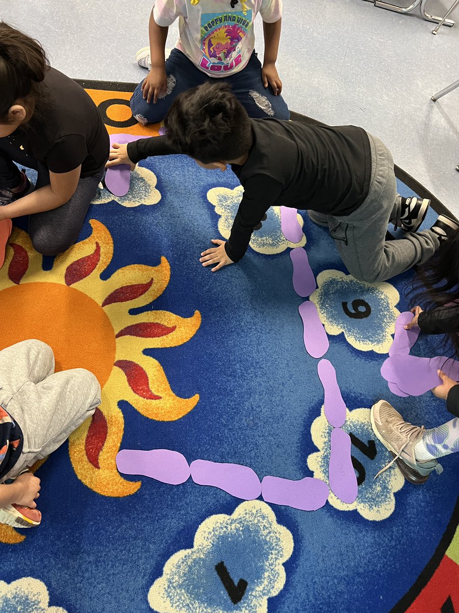 missbrownNC's tweet photo. As a unit opener ignite, today we realized the 6 foot by 3 foot bed was NOT big enough for the queen👑 we discussed why non standard units of measurement are not always accurate! @ParticipateLrng @rhandrewselem https://t.co/1Yg8TkMTkA