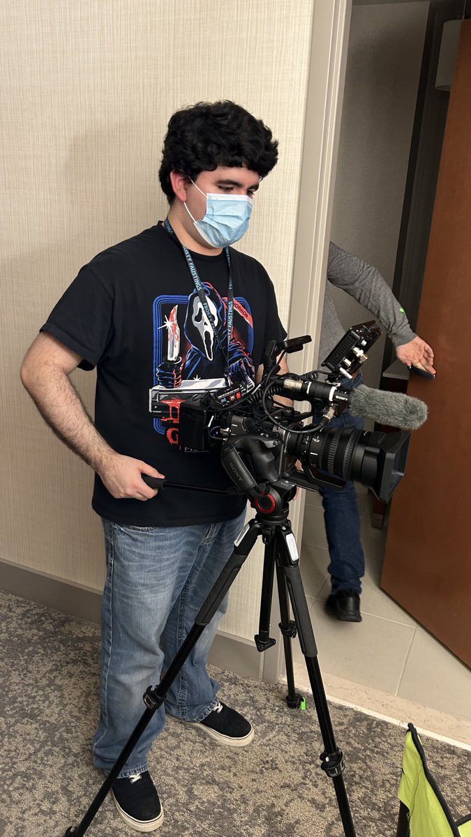 jvjrprod_ffdoc's tweet photo. Who said the grind has to be boring? This crew is putting in the hours and still managing to keep it fun. When you're working this hard, you deserve a little recognition. #HustleNeverStops #DocumentaryLife #BehindTheScenes #AlwaysOnTheGrind #MakingMovieMagic #FFXVI2024 #ffdoc https://t.co/yojFLin31f
