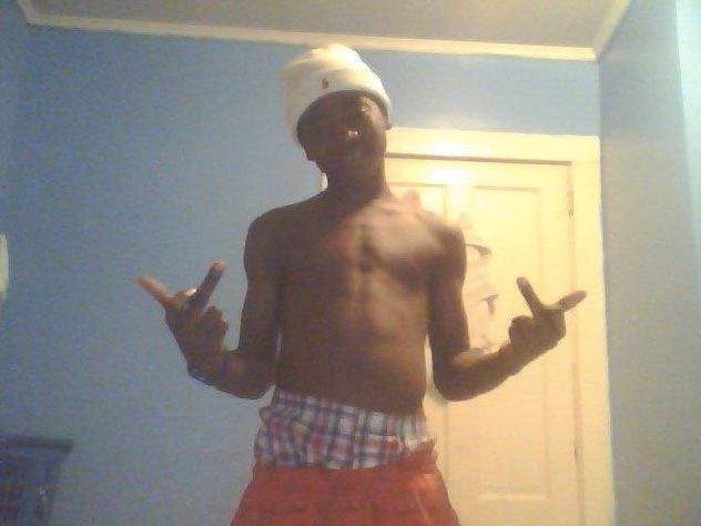 9mmsmg's tweet photo. Funny how you only see younger pics of Trayvon to make him appear like he was a tiny child. He was 5ft 11 according to medical records. Zimmerman was 5ft 7 and out of shape. Trayvon outmatched Zimmermann in a fight, as bashing his head into the pavement demonstrated. Hence the verdict of not guilty.