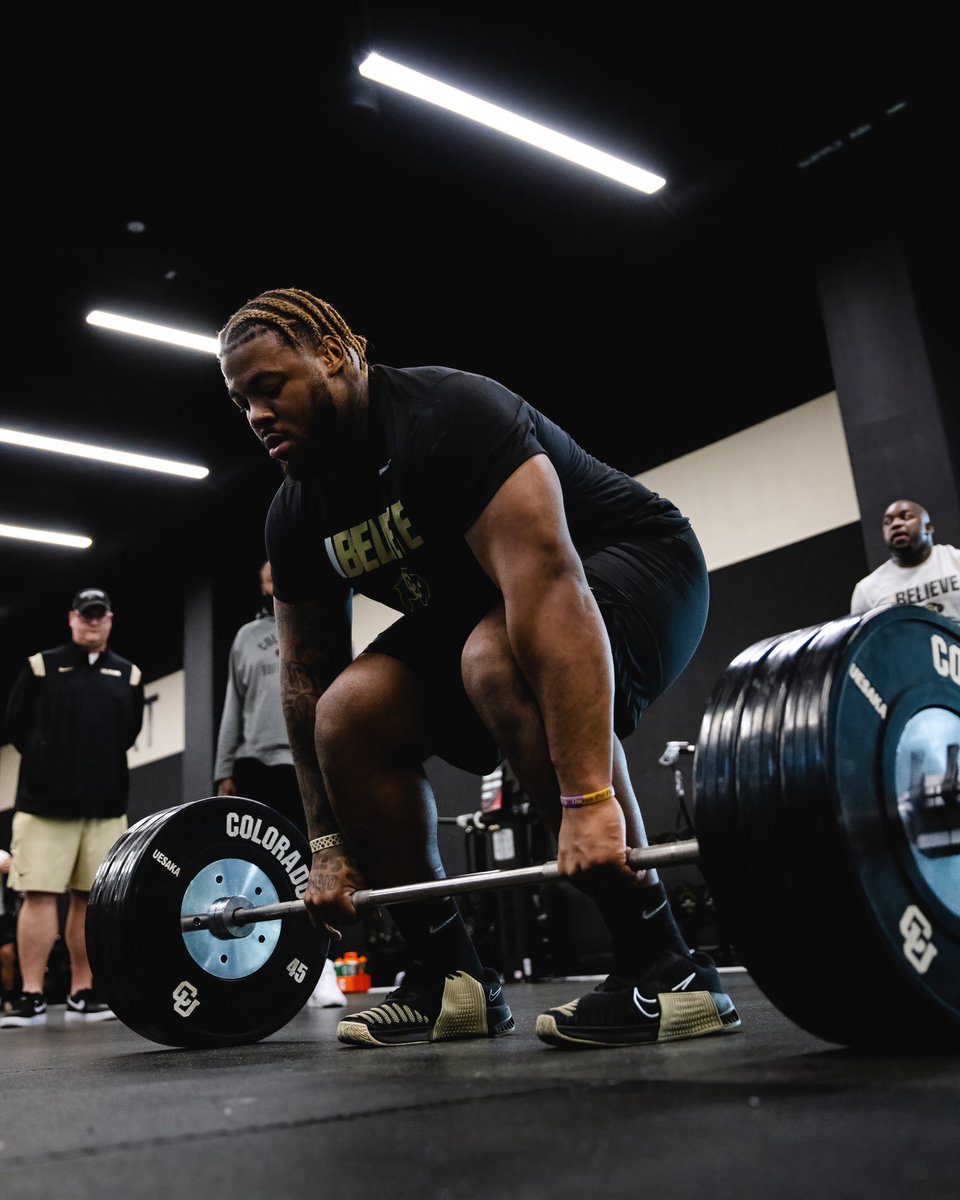 CUBuffsFootball's tweet photo. Putting the work in 💪 https://t.co/mP2GFIuMKe