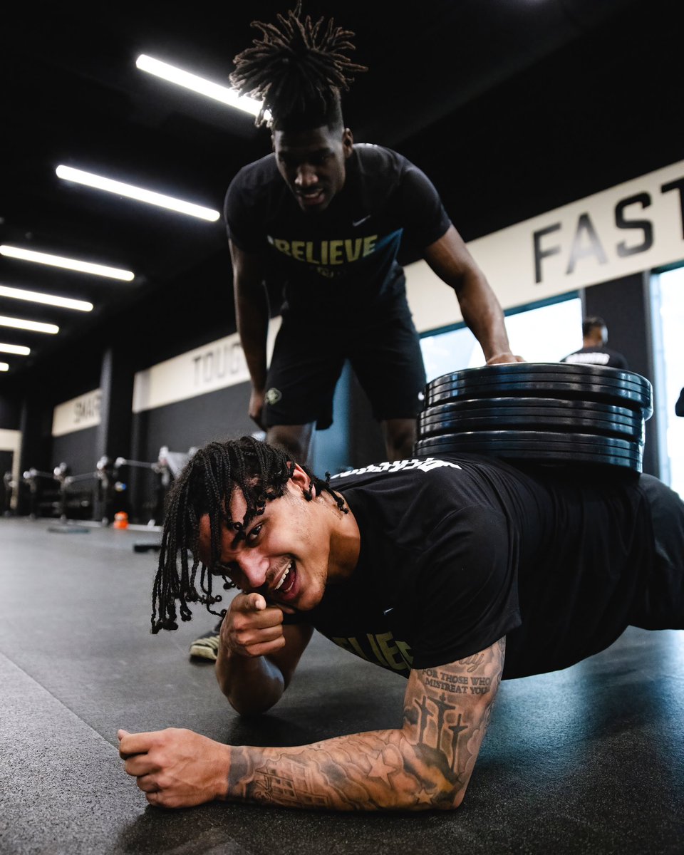 CUBuffsFootball's tweet photo. Putting the work in 💪 https://t.co/mP2GFIuMKe