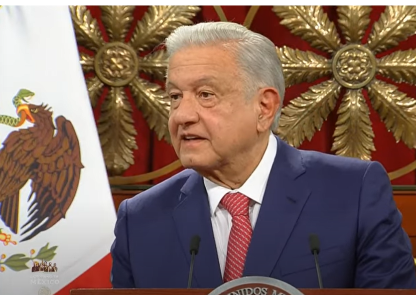 Fercoca's tweet photo. Presenta @lopezobrador_ reformas a la Constitución
 1. Reconocer a pueblos indígenas y afromexicanos como sujetos de derecho y que puedan pedir la inconstitucionalidad de leyes.  
2. Pensión de adultos mayores de 65 años y apoyos para personas con discapacidad con incrementos anuales.  
3. Becas para estudiantes de todos los niveles por un año con salario mínimo.  
4. Salud gratuita para todos los mexicanos.  
5. Que los trabajadores sean dueños de su vivienda.  
6. Prohibición del maltrato animal.  
7. Prohibir el fracking y la minería a cielo abierto.  
8. Concesiones con agua para uso doméstica en zonas de carencia del líquido.  
9. Prohibir vapeadores y el consumo de fentanilo.  
10. El salario mínimo siempre aummentará por encima de la inflación.
11. Salario de maestros, policías, médicos y militares nunca será menor al salario de los trabajadores formales.  
12.  Revertir las reformas de pensiones de Zedillo y de Calderón para garantizar la  jubilación al 100%. Se creará fideicomiso de 64 mil mdp que crecerá paulatinamente.
13. Elevar a rango constitucional el programa de apoyo a jóvenes.  
14. Elevar a rango constitucional el programa Sembrando Vida y los precios de garantía.  
15. La CFE recuperará su calidad de empresa pública. La rede ferroviaría también deberá utilizarce para el transporte de pasajeros, no sólo de carga y se garantizará el acceso a internet. 
16. Reforma Electoral para reducir el presupuesto de partidos. Se eliminarán plurinominales y se reducirán regidores, además de adelgazar la estructura del INE. Los magistardos y consejeros electorales serán votados y se reduce del 40 al 30 por ciento la participación en consultas populares y revocación de mandato. 
17. Reforma Judicial para que jueces, magistrados y ministros serán elegidos por el voto popular. 
18. La Guardia Nacional quedará bajo el mando de la SEDENA para no corromperse.
19. La austeridad republicana se eleva a rango constitucioal para que nadie gane más que el presidente.
20. Eliminar dependencias y órganos autónomos creados para el beneficio de negocios personales.