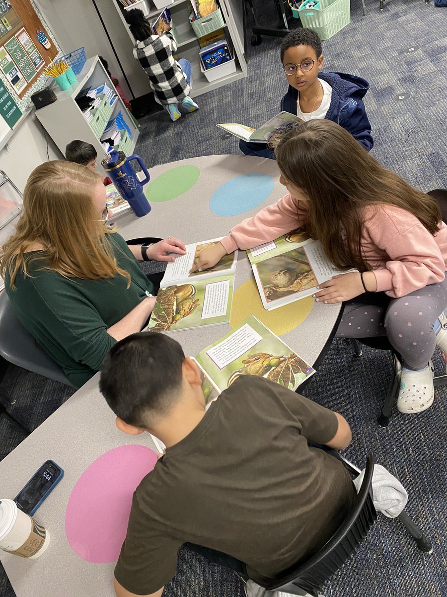 CFISD_Hancock's tweet photo. Hawk Time with second and third grade! 
#MsTurner #MsBoland #HawkTime 
#SmallGroupInstruction 
@FelderTamera @CarrieAnneEd https://t.co/MyHULBjbPV