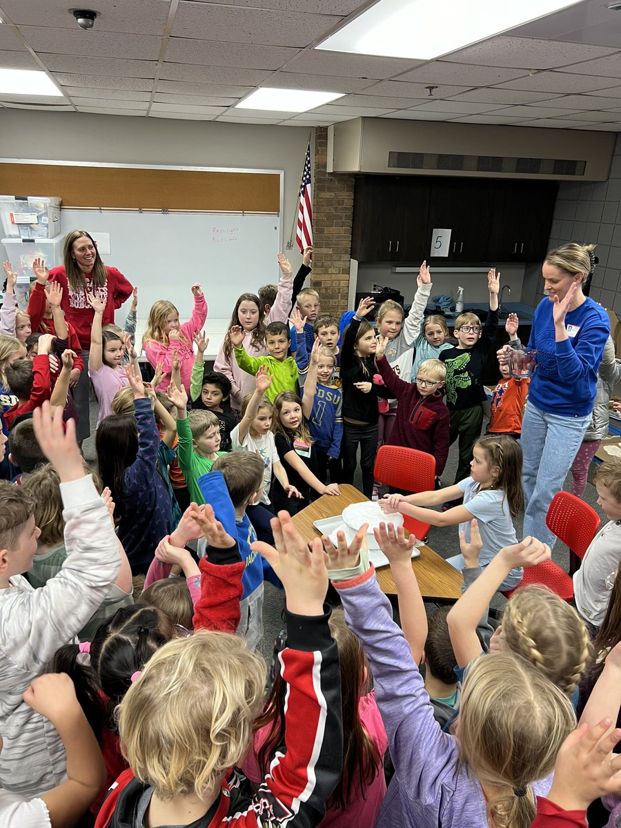 MedaryMCL's tweet photo. We spent Friday afternoon doing some chemical reaction experiments!π₯ Nothing better than hearing the excitement and collaboration from the kids just by combining a few simple ingredients! π #multiage #teamtime π https://t.co/KJDYK7UQim