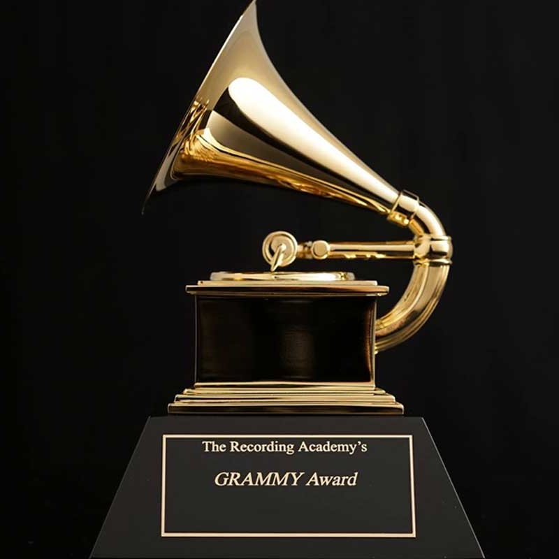 MileyCyrusBz's tweet photo. “Miley Cyrus’ big night served as a long deserved victory for one of pop music's most versatile hitmakers. Her journey to claiming her first pair of GRAMMYs has been equally unique and unexpected.”

—The #GRAMMYs recording academy. https://t.co/93qdpRx5qB
