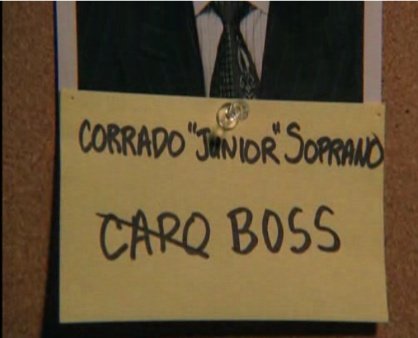 tengo una pizarra de corcho mental con hilos y chinches que unen a la Asociación Mundial Evangélica Bolsonaro Laje Milei y The Sound Of Freedom pero todavía no veo al mafia boss