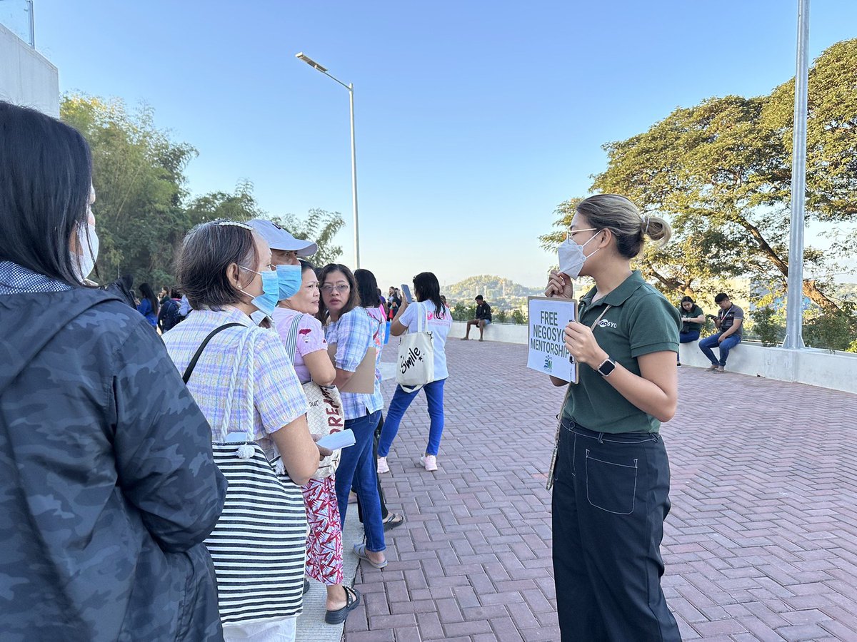 letsgonegosyo's tweet image. Naimbag nga bigat mga Go Negosyanteng Ilokano. Nandito tayo ngayon sa La Union Convention Center to join the #LABForAll Caravan. We’re here to give FREE business mentoring. 💡

#GoNegosyo