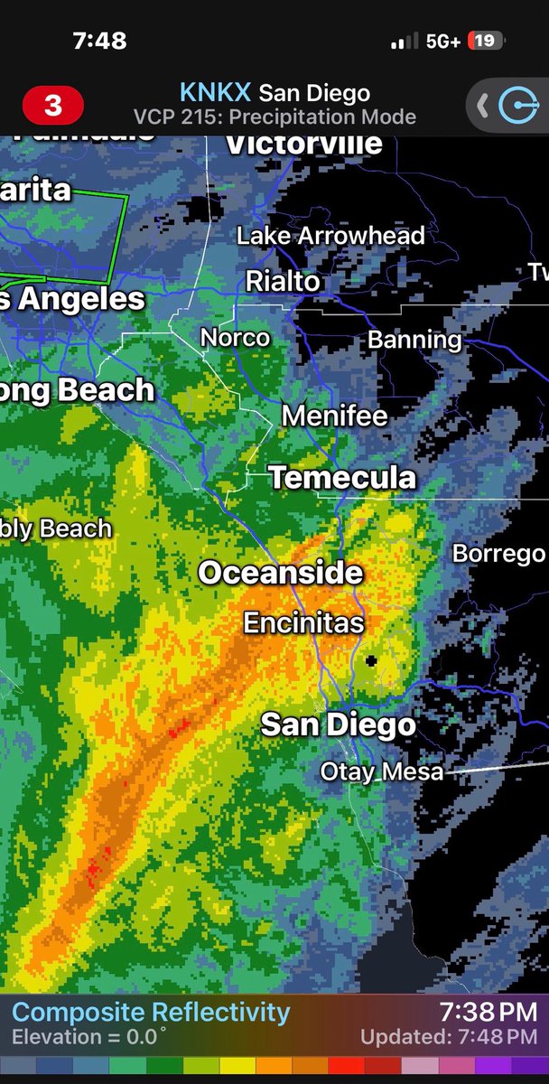 That’s a pretty cool radar image of the #atmosphericriver moving into northern San Diego county shows it clearly in the structure #cawx